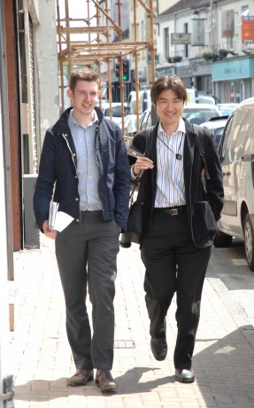 Fermanagh Herald journalist, Ryan Smith, speaking with Japanese journalist Kazutaka Ito, of The Asahi Shimbun 