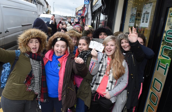Dozens of Justin Beiber fans wait patiently at Tech Doc, Enniskillen to purchase tickets to Justin Beiber's concert    RMG02