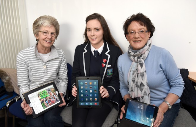 Barbara Rivers, Chloe Jameson and Rosaleen Maguire with their iPad's    RMG17
