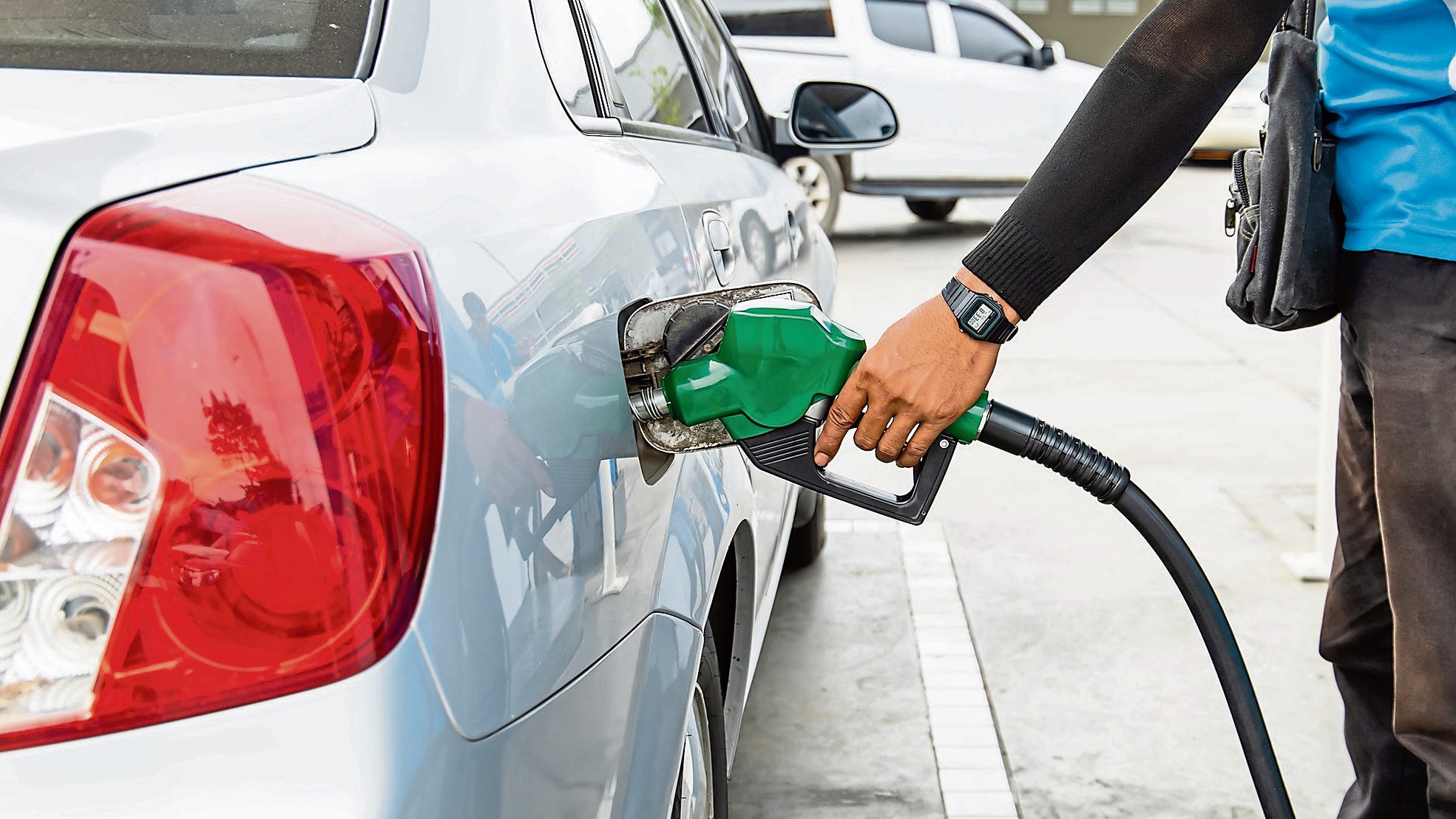 Petrol prices cheaper in North than Republic… for now